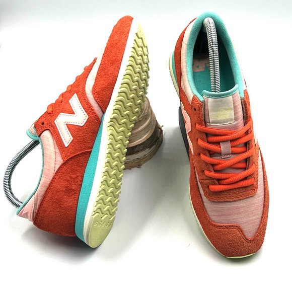 New Balance Shoes - RARE New Balance Womens 620